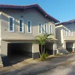 Condomínio Brisa da Praia - Casas com 2 dormitórios, churrasqueira privativa e 3 vagas de garagem