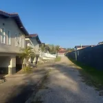 Condomínio Brisa da Praia - Casas com 2 dormitórios, churrasqueira privativa e 3 vagas de garagem
