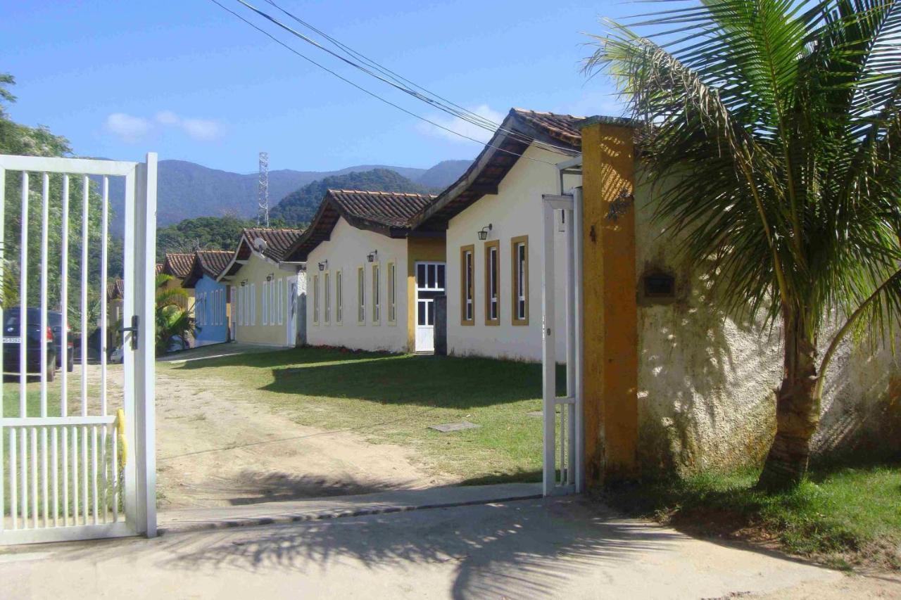 Casas Em Proximo Da Com 2 Dormitorios, Churrasqueira E 3 Vagas De Garagem *